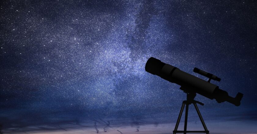 Astrocientistas debatem desafios da carreira em encontro virtual