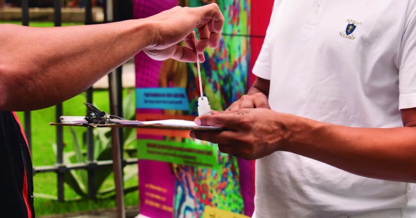 Grupo Pela Vidda promove testagem de HIV em vários locais do Rio