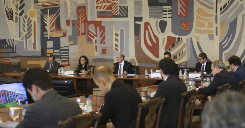 No Itamaraty, Alckmin fala em geração de emprego e queda de juros