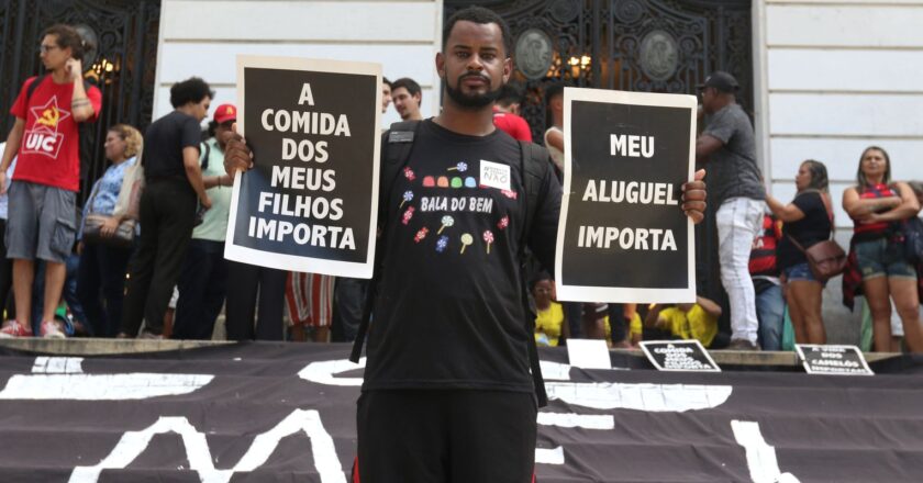 Camelôs fazem ato na Cinelândia pela regularização dos trabalhadores