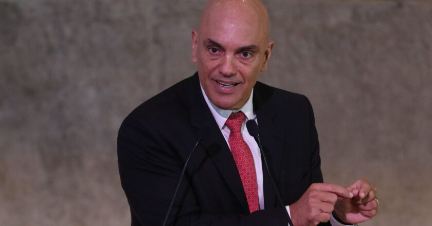 Moraes dá 48 horas para PF ouvir ex-ministro do GSI