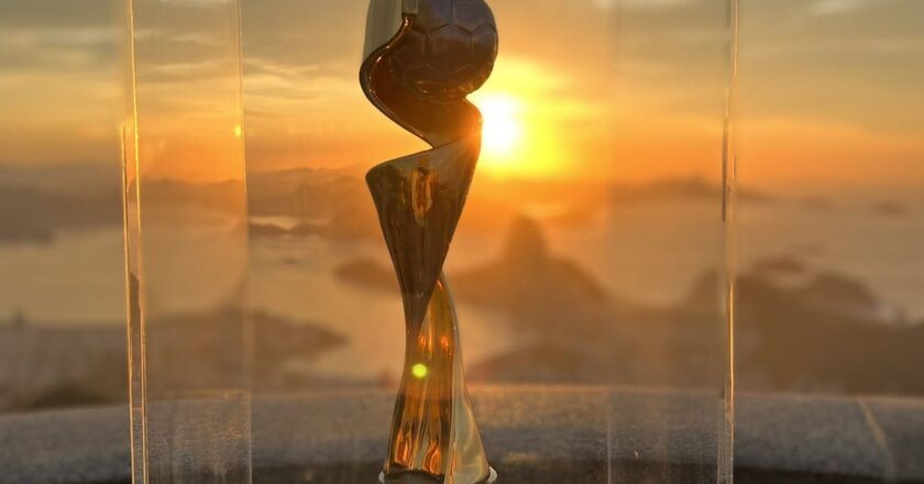 Futebol feminino: taça da Copa do Mundo é exibida no Corcovado, no Rio