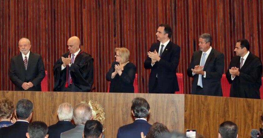 Lula defende democracia em discurso após diplomação