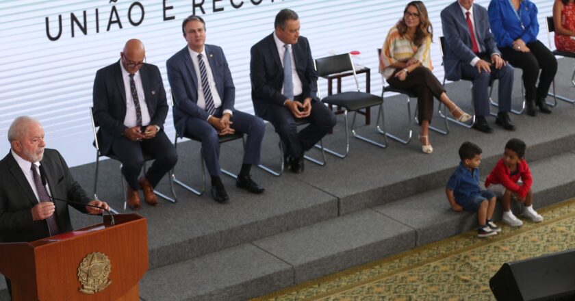 Lula pide fiscalización estricta del nuevo programa Bolsa Família