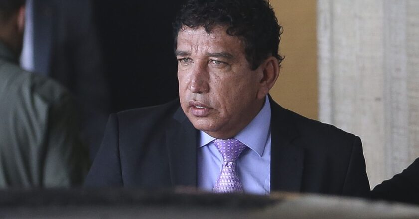 PGR pede apuração das declarações de Magno Malta sobre Vini Jr.