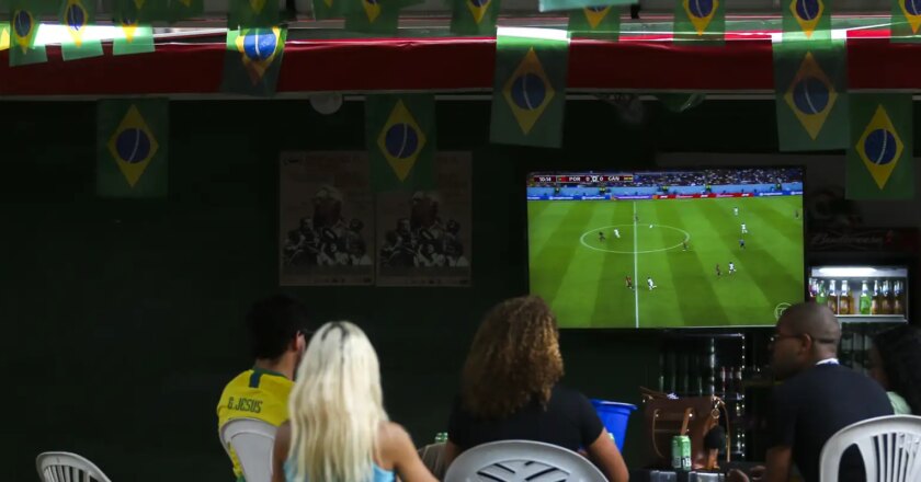 Brasileiros mantêm otimismo para estreia do Brasil na Copa