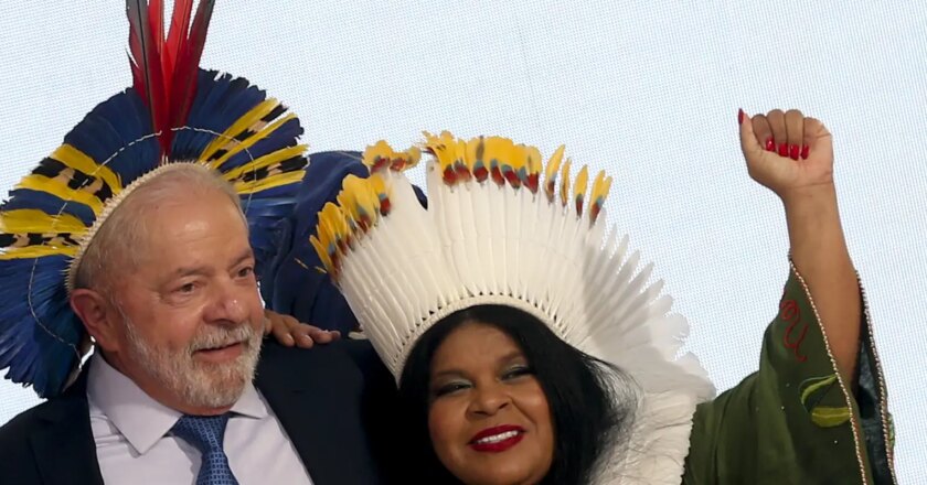 Sônia Guajajara asume como primera ministra indígena de Brasil