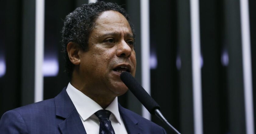 Negociações para votação do PL das Fake News ainda estão em curso