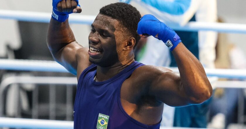 Wanderley Pereira avança à final e Shuga é bronze no Mundial de Boxe