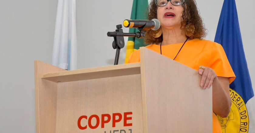 Ministra defende resgate do “orgulho nacional” em fazer ciência