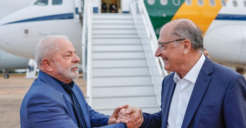 El presidente Lula y su séquito viajan a China