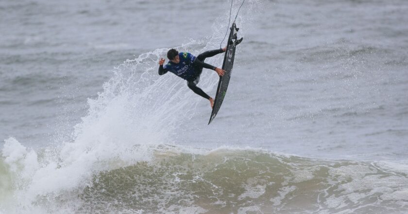 Mundial de surfe: Brasil avança com sete na etapa de Portugal